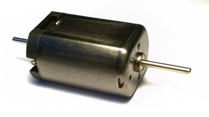 12 Volt 1833 Long Shaft DC model locomotive motor - Mashima fit