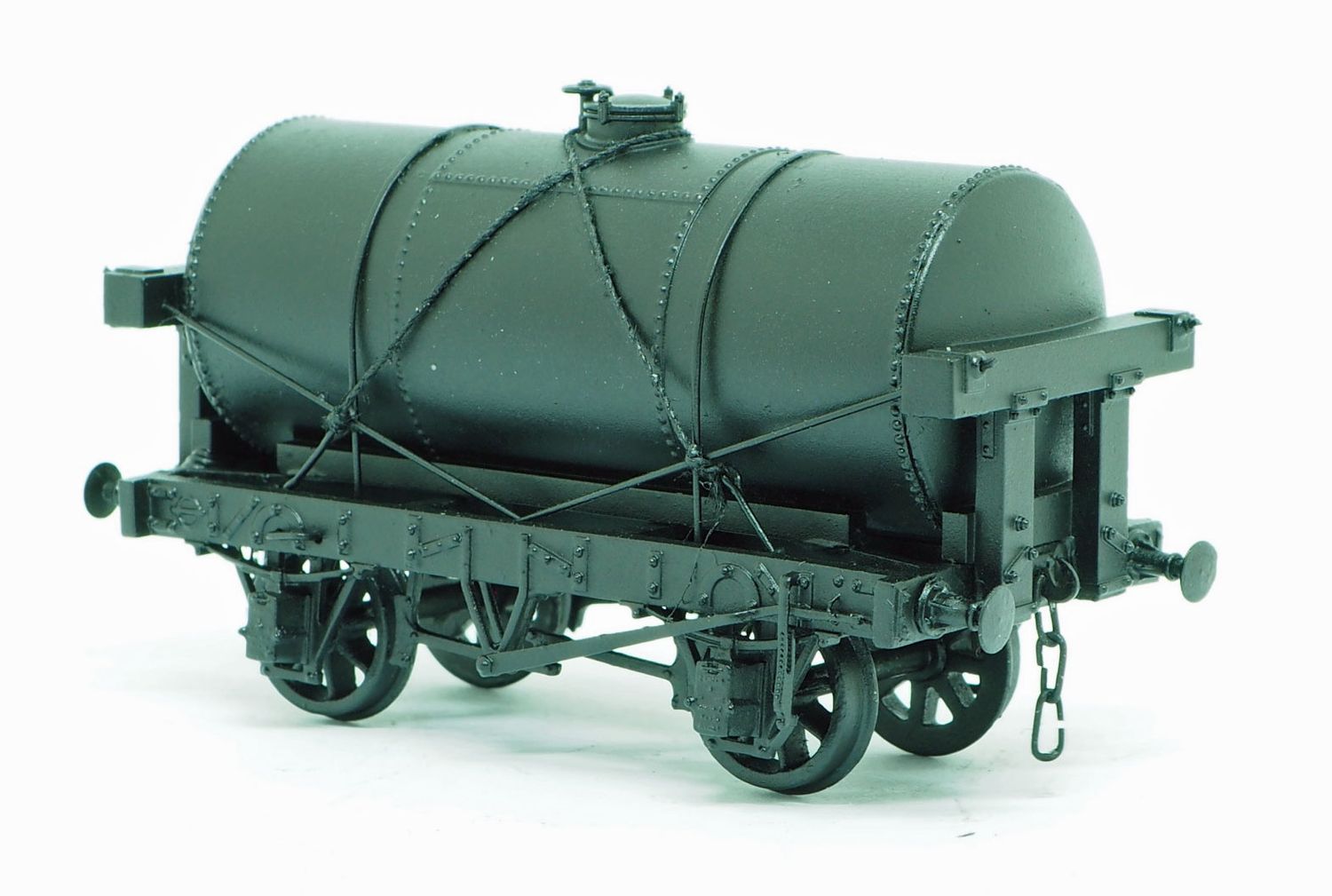 4mm Scale Kit 8/10T Wooden Underframe Oil/Spirit Tank Wagon