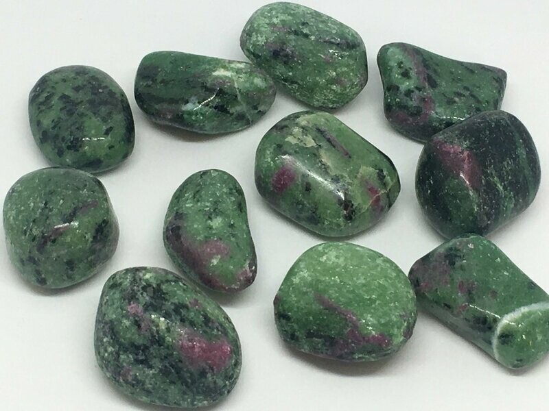 Pierre Roulée Rubis Sur Zoisite