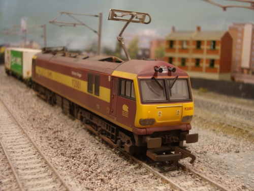 HORNBY EWS CO-CO ELECTRIC CLASS 92 VICTOR HUGO LOCOMOTIVE