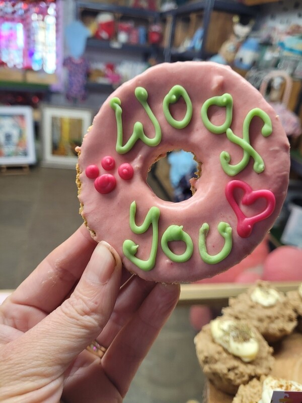 I woof u dognut