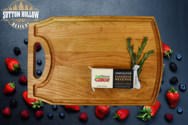 16" x 10 1/2" x 3/4" Cherry Cutting Board with Handle & Juice Groove