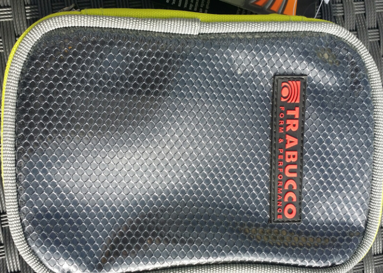 XTR Lead and accessories pouch  . Inner padding can be moved about to suit   20 x 14 x 8 cm