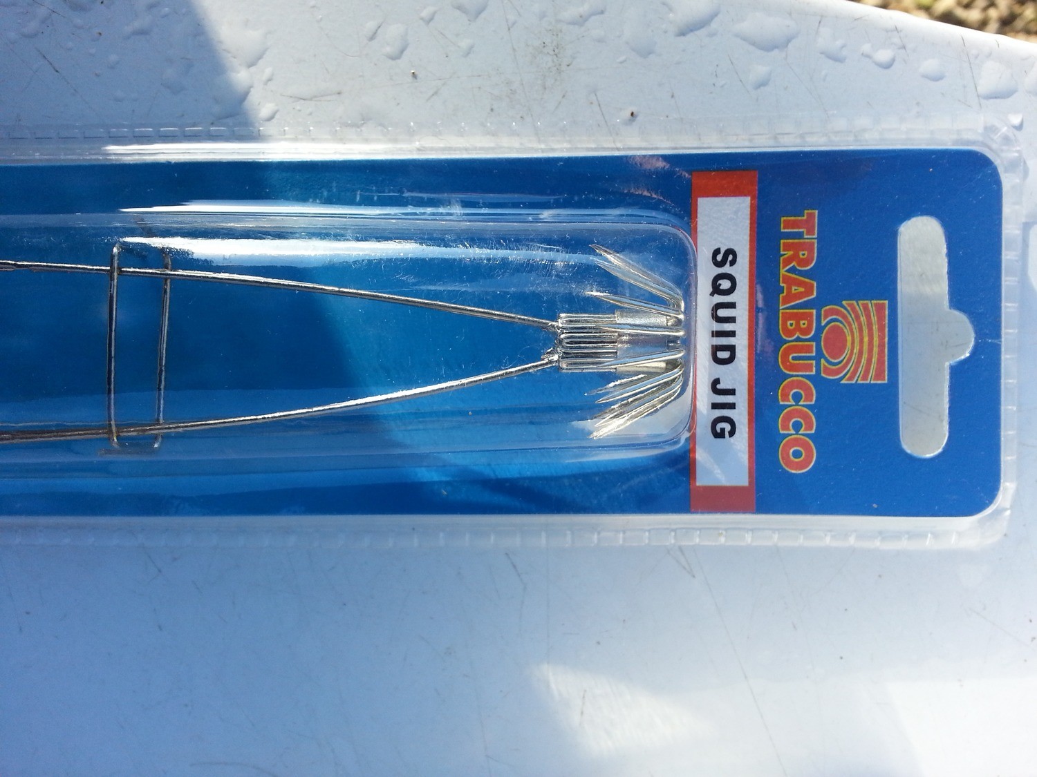 Squid cage for placing fresh bait for squid