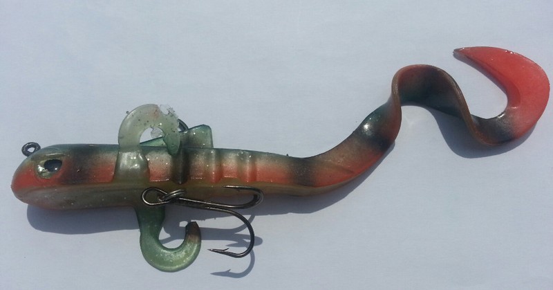 shallow diver creature pike lure ( eel imitation)