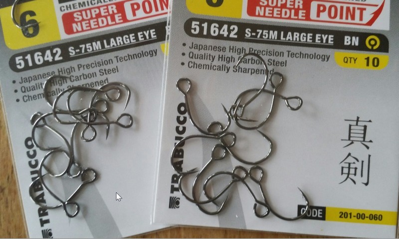Single lure hooks for hard Plastic lures . Heavy gauge for bigger fish Shrinken S 75m large eye  1/0 AND 2/0 SIZES NEW FOR 2019
