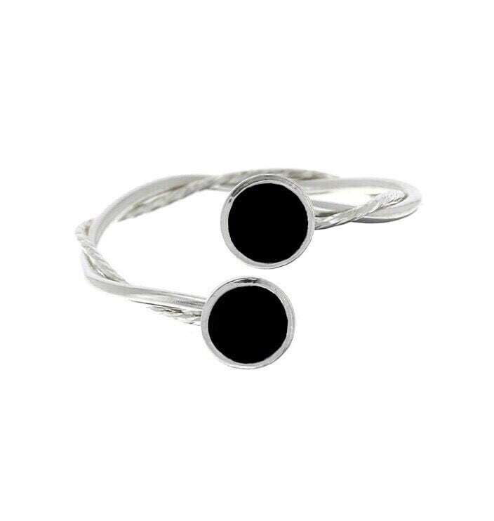 Intertwining Ring