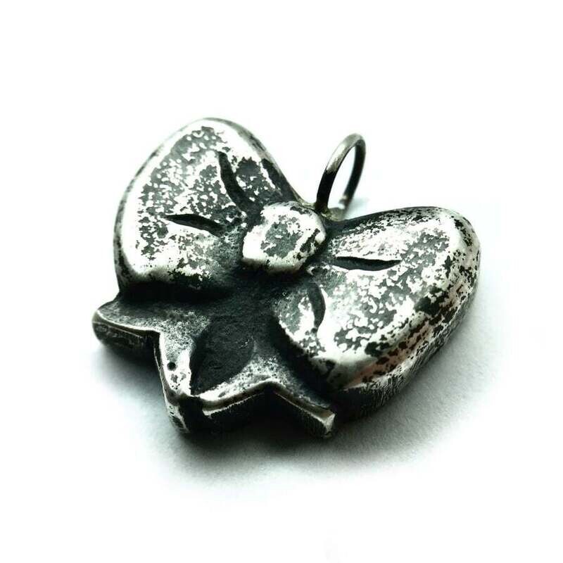 Bow Pendant