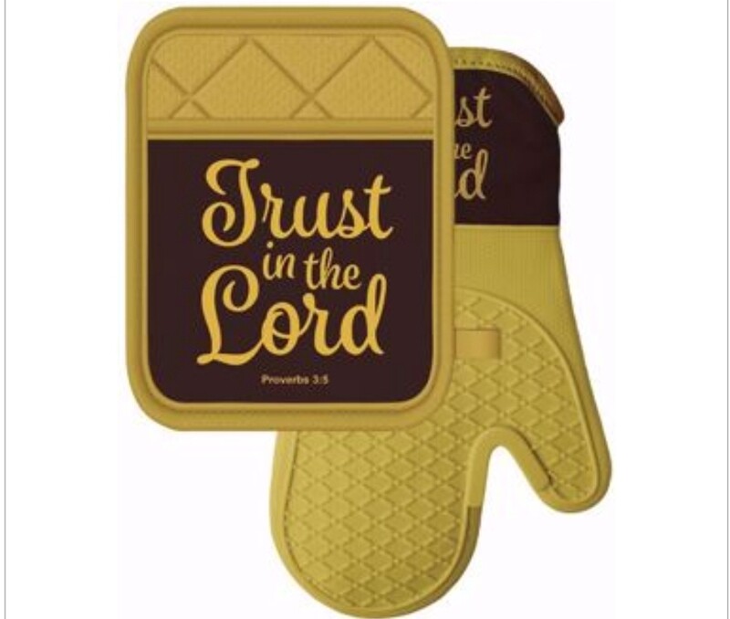 Trust in the Lord Oven Mitt and Pot Holder Set