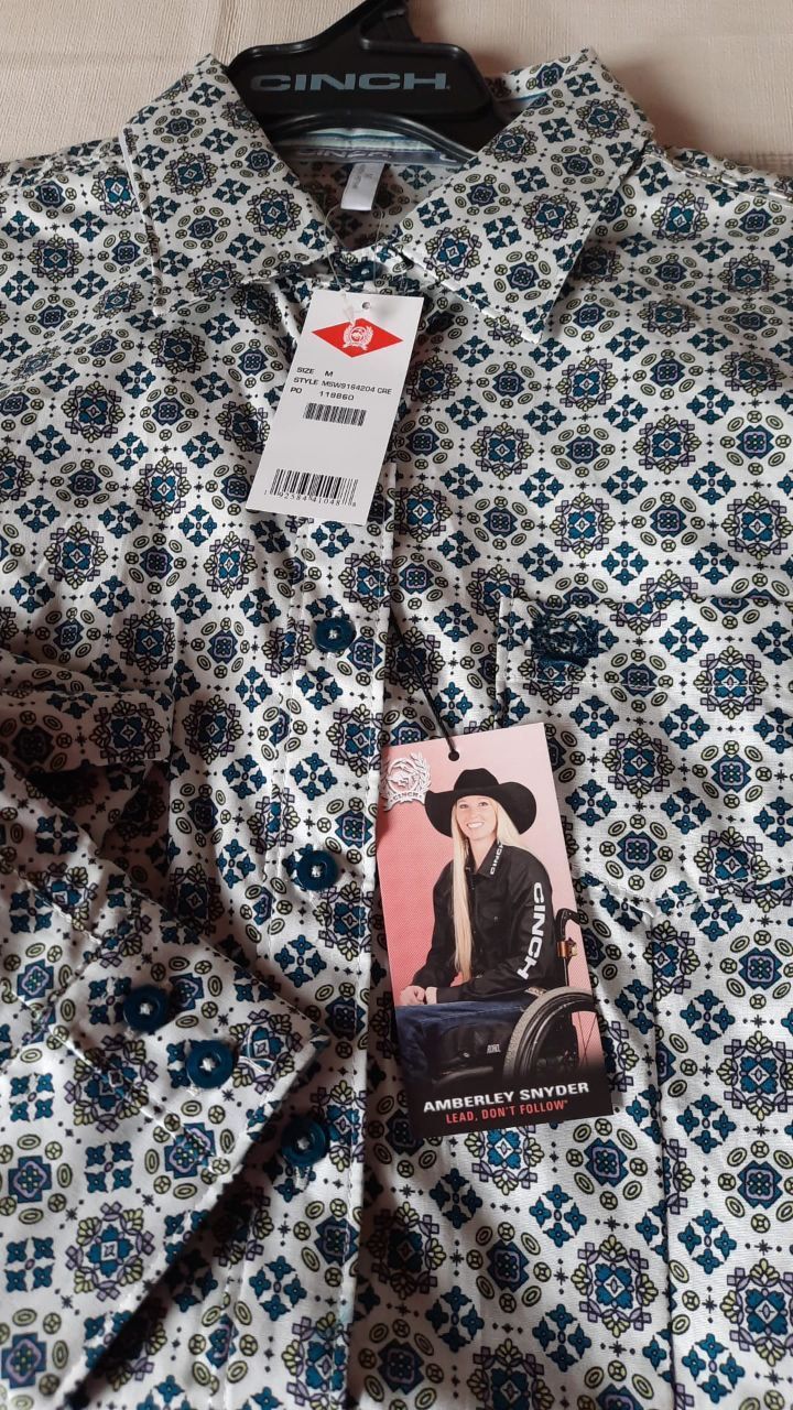 WOMEN'S SOLID BUTTON-UP SHIRT