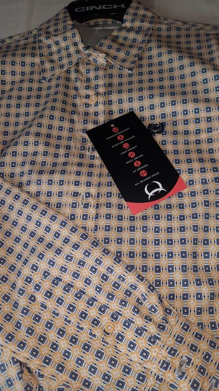WOMEN'S SOLID BUTTON-UP SHIRT