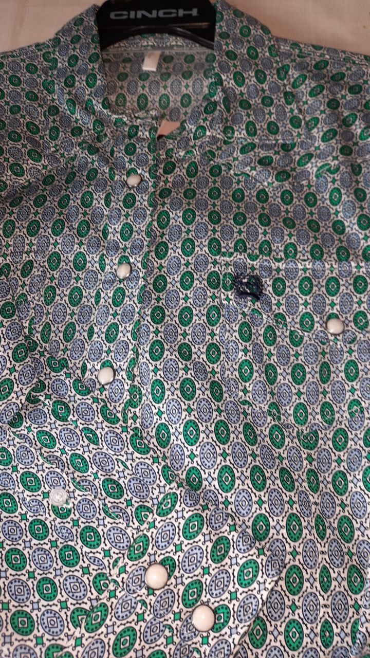 WOMEN'S SOLID BUTTON-UP SHIRT