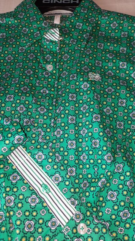 WOMEN'S SOLID BUTTON-UP SHIRT