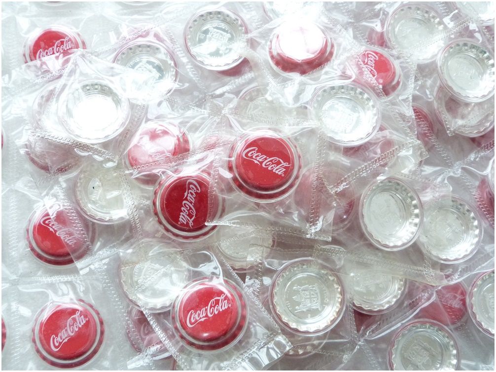 2018 Fiji Coca-Cola Coke Bottle Cap Colour $1 Silver Proof Coin Only