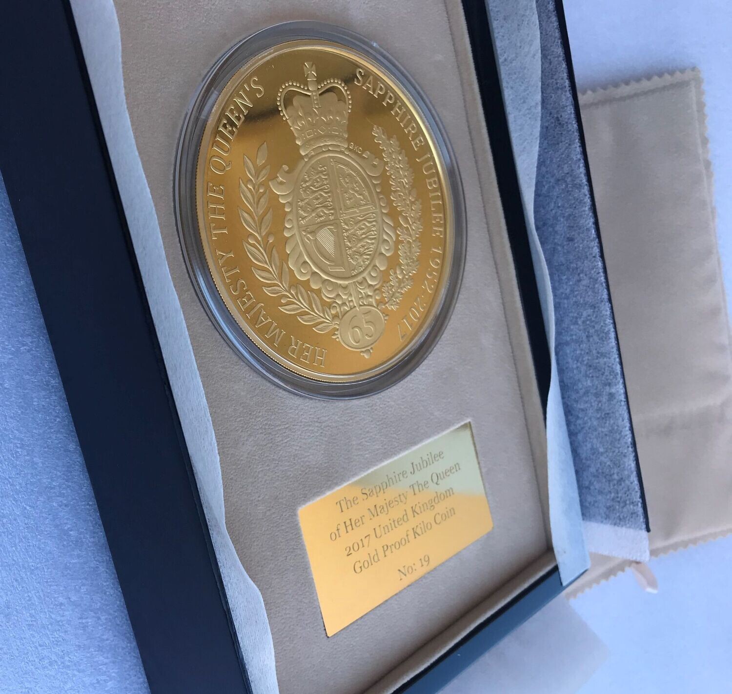 2017 Sapphire Jubilee £1000 Gold Proof Kilo Coin Box Coa 2017 Sapphire Jubilee £1000 Gold Proof Kilo Coin Box Coa