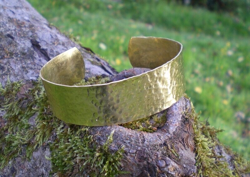 Bracelet en laiton martelé 2cm de largeur
