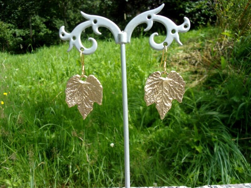 Boucles d'oreilles feuilles de houblon en laiton massif