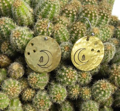Boucles d'oreilles en laiton martelé