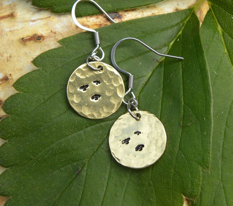 Boucles d'oreilles en laiton martelé, petits oiseaux