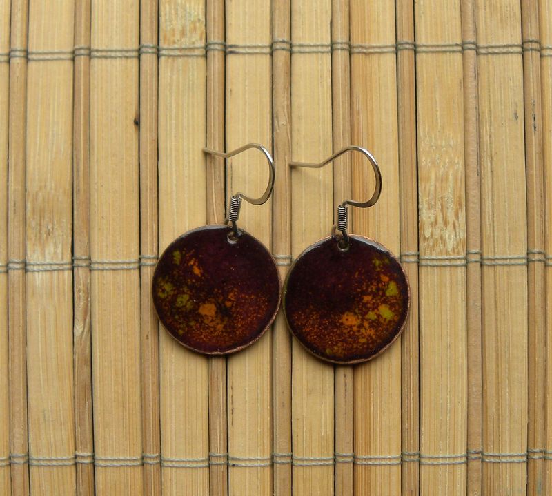 Boucles d'oreilles en cuivre émaillé grenat, orangé, jaune