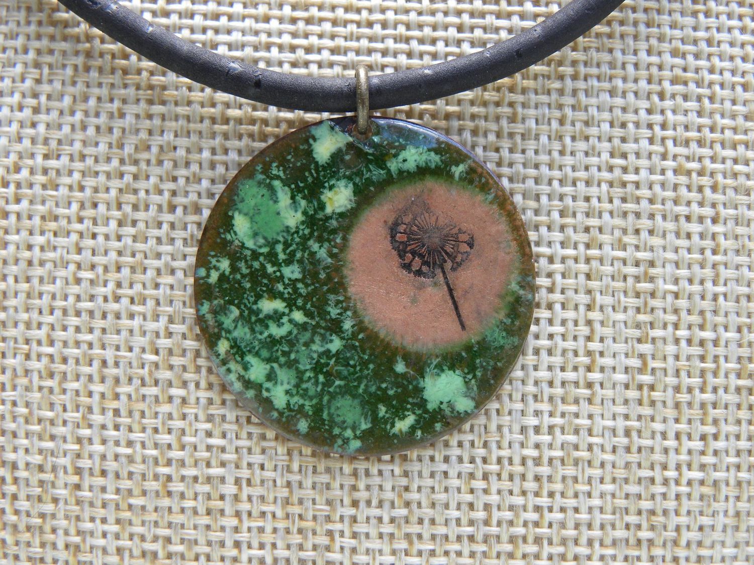 Pendentif "pissenlit" en cuivre émaillé