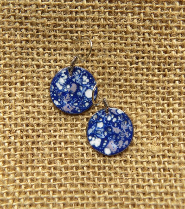 Boucle d'oreilles en cuivre émaillé tons bleus