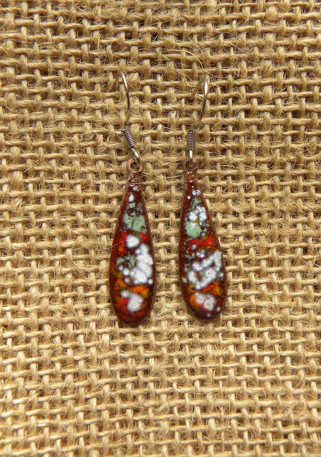 Boucles d'oreilles en cuivre émaillé marron / multicolore