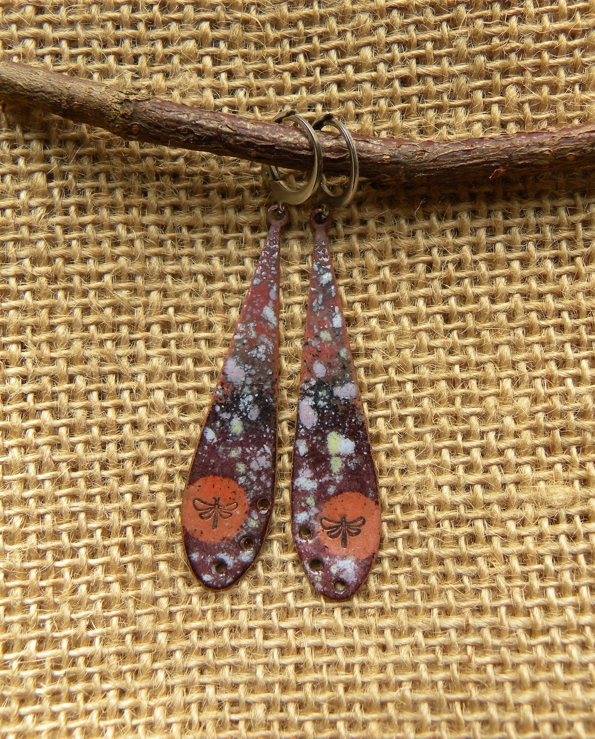 Longues boucles d'oreilles "libellules" en cuivre émaillé mauve/ violet