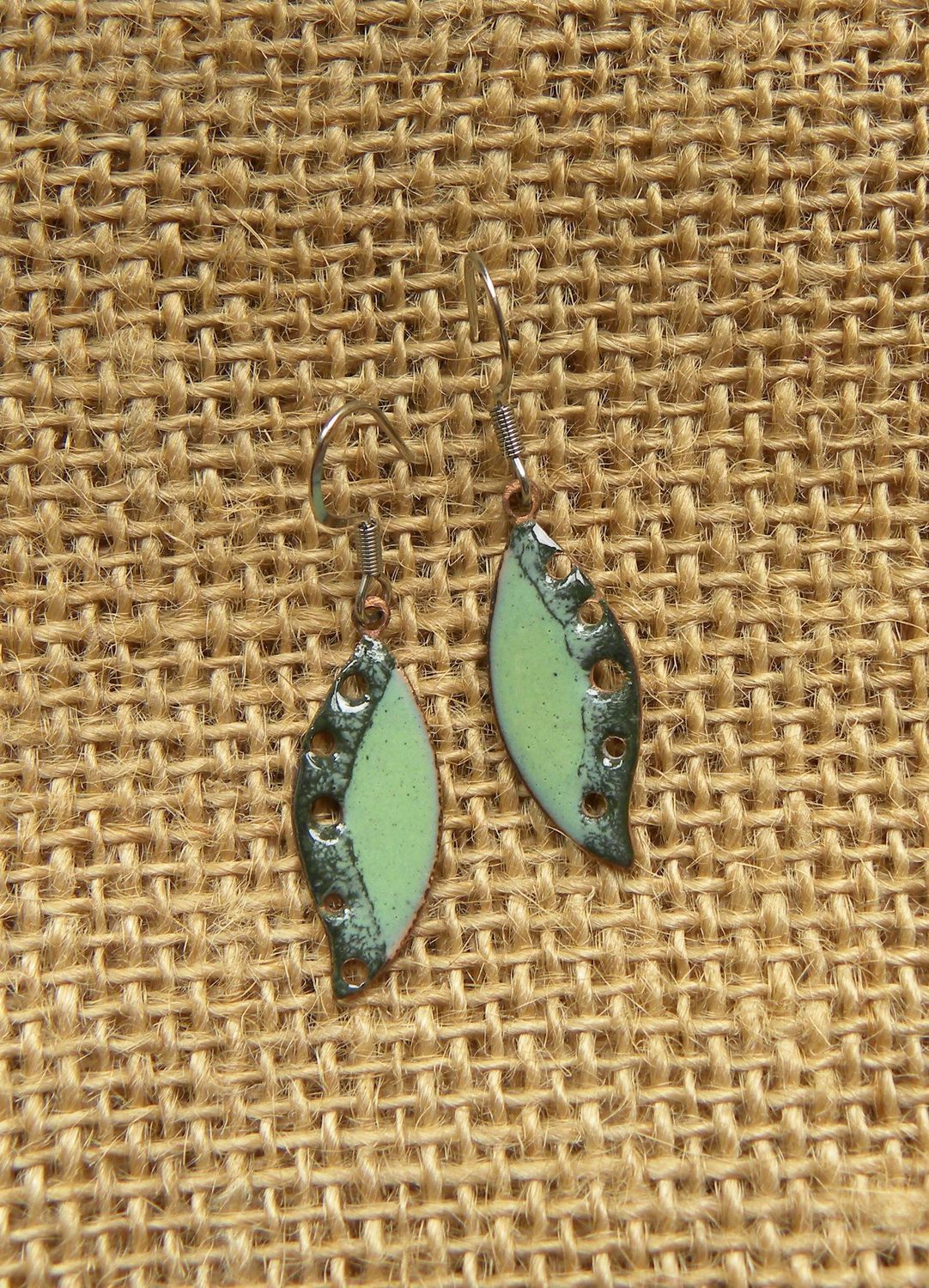 Boucles d'oreilles en cuivre émaillé vert clair/ vert foncé