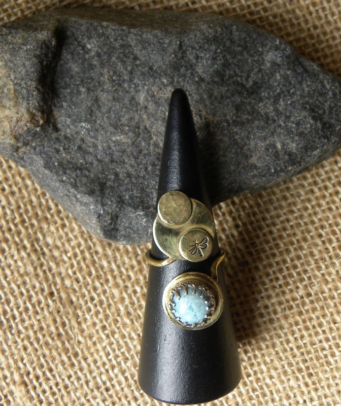 Grande bague en laiton et larimar