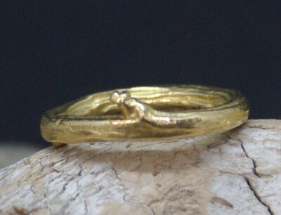 Ring "Zweig" aus Gold