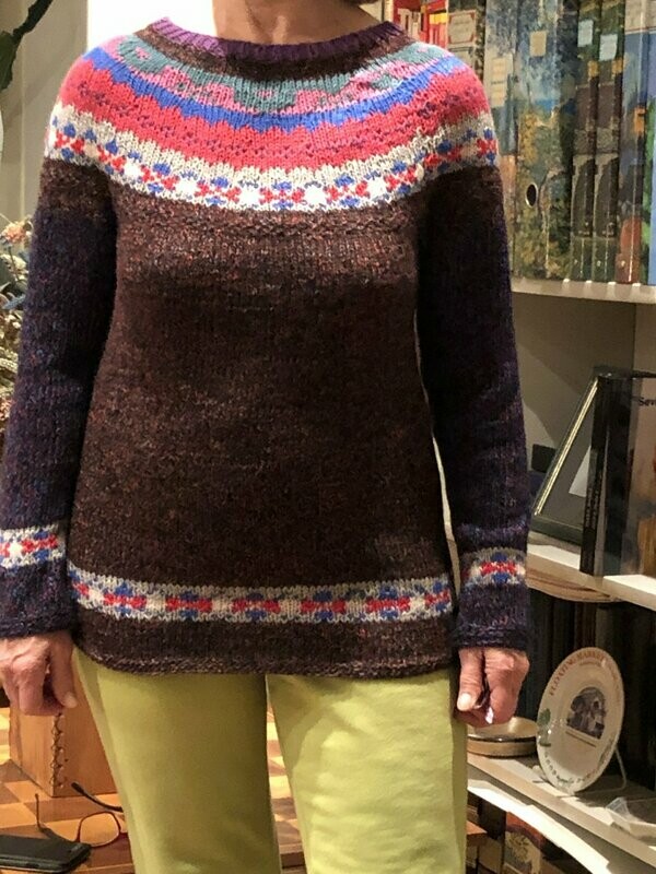 Pullover, Shetland
Rundpasse m. Muster
