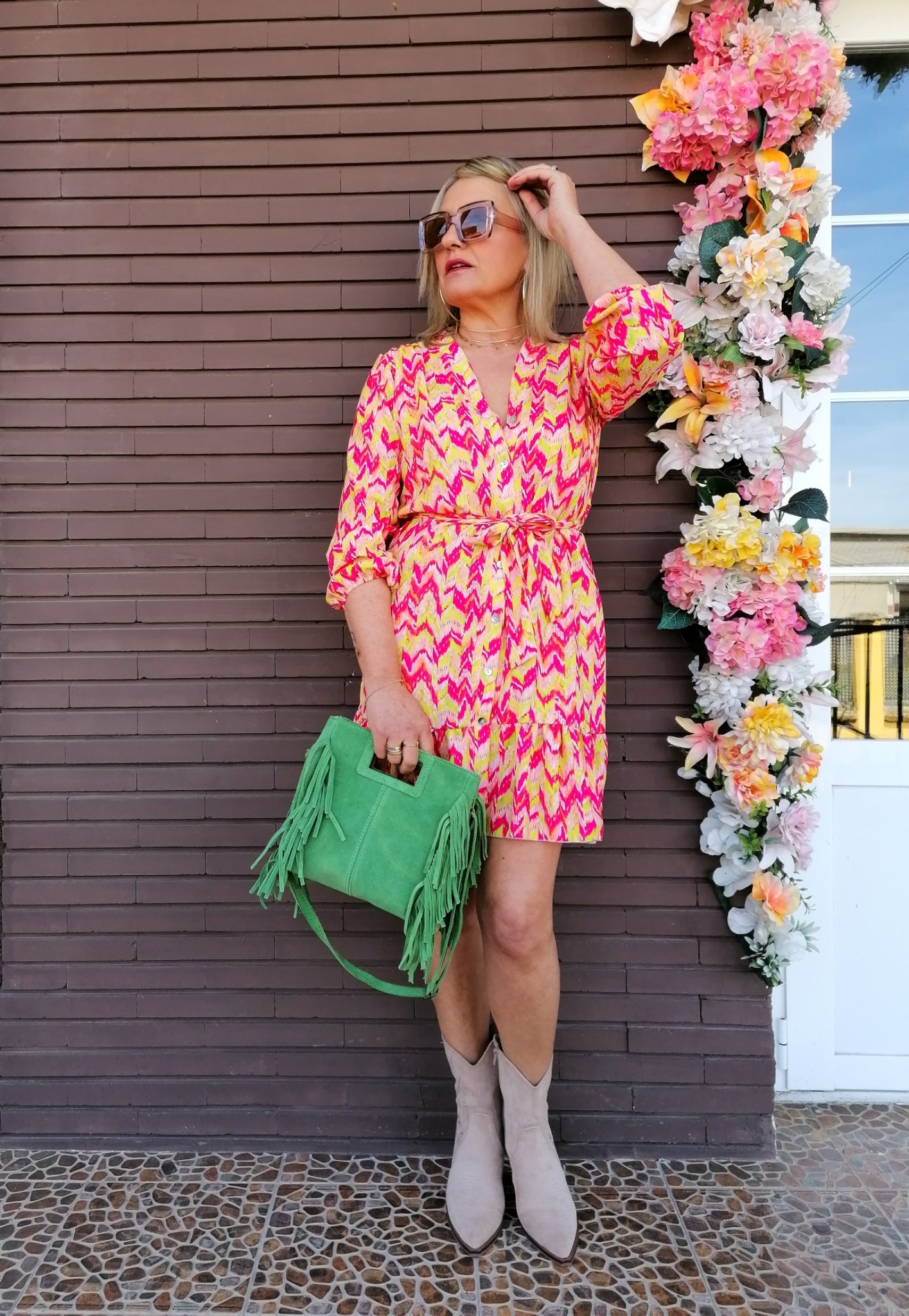 VESTIDO ESTAMPADO VOLANTE FUCSIA