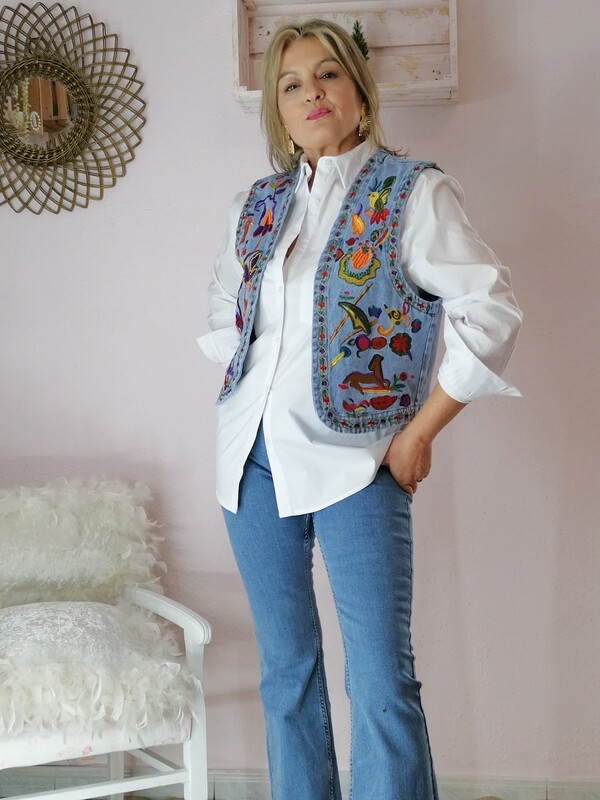 CHALECO DENIM BORDADO 