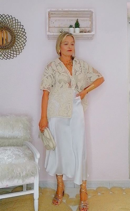 FALDA MIDI SATINADA BLANCA