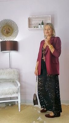 FALDA MAXI ENCAJE NEGRO FALDA MAXI ENCAJE NEGRO