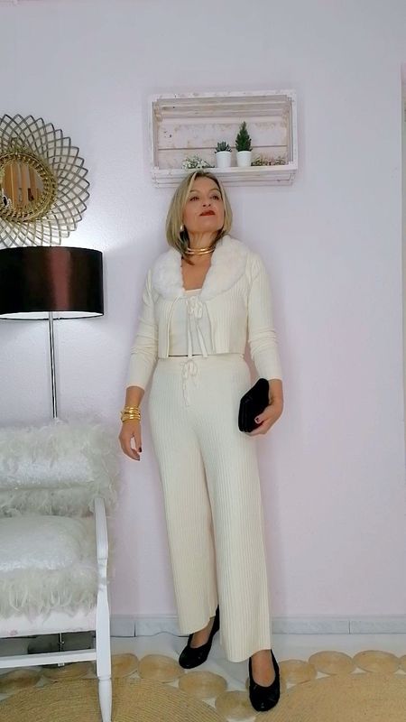 CONJUNTO DE PUNTO TRES PIEZAS Y CUELLO DE PELO BEIGE