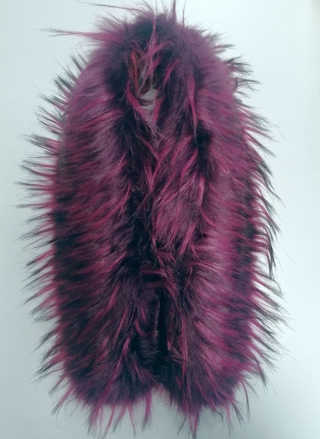 CUELLO PELO SINTÉTICO BURDEOS