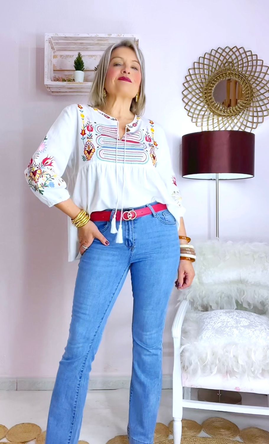 BLUSA  BLANCA  FLORES BORDADAS