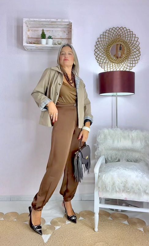 TRENCH  CORTO  DETALLE GALES CAMEL