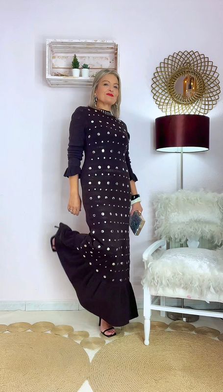 VESTIDO PUNTO TACHAS CHOCOLATE