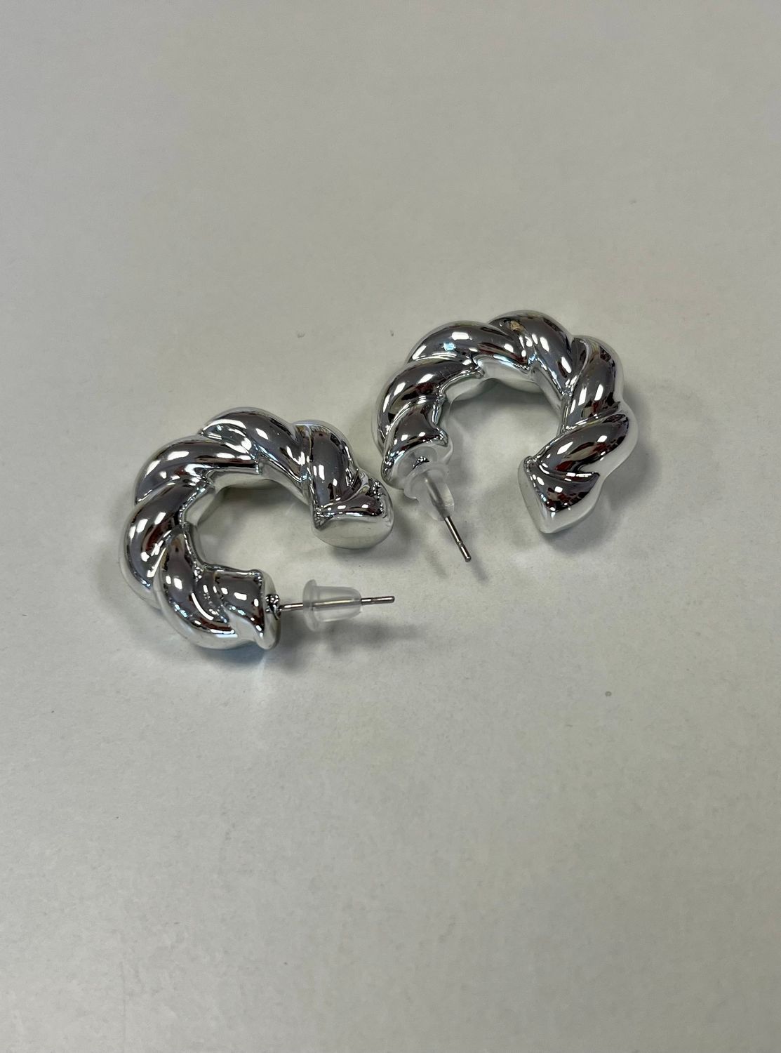 PENDIENTES ESTRÍAS PLATEADOS PENDIENTES ESTRÍAS PLATEADOS