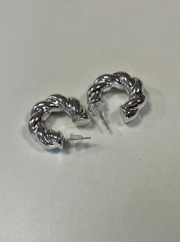 PENDIENTES ESTRÍAS PLATEADOS