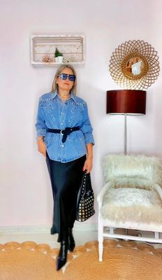 FALDA MIDI SATINADA NEGRA