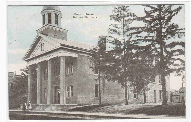 Court House Dodgeville Wisconsin 1910s  postcard
