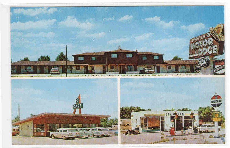 Circle B Motor Lodge US 34 Cars Gas Station Standard Oil Benkelman Nebraska postcard