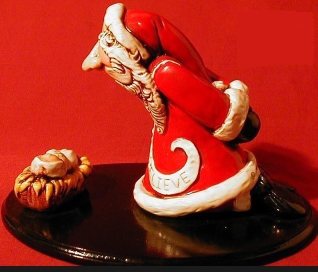 Hug a Me Santa Claus w Baby Jesus Christmas Blessings 2007 Retired