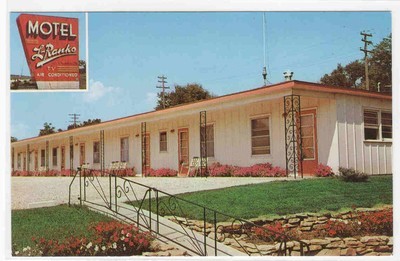 L’Ranko Motel Toledo Iowa Highway 30 postcard