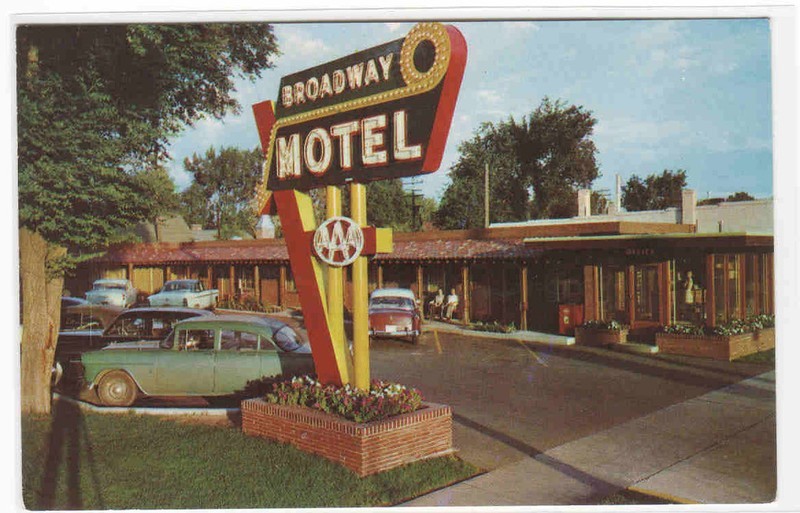 Broadway Motel Cars US 85 Denver Colorado postcard