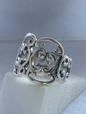 Vintage Style Ajoure Ring Symmetrical